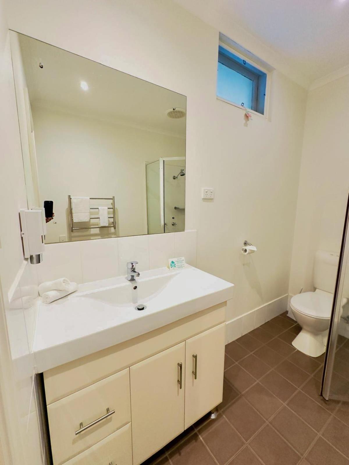 Merivale Motel Тьюмут Экстерьер фото
