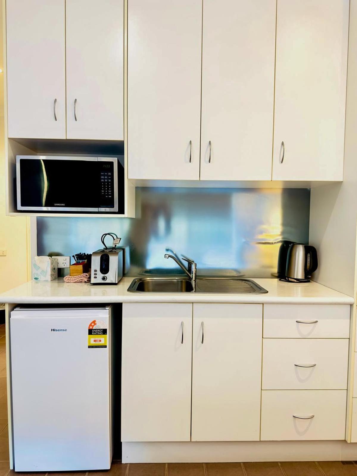 Merivale Motel Тьюмут Экстерьер фото